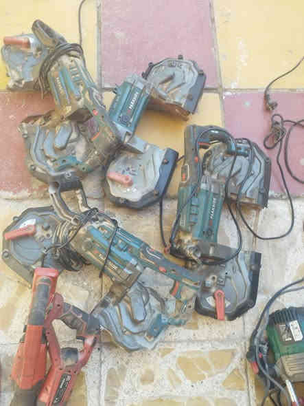 كوسره شركه الالمانيه  الحجم الكبير  اكو شغال واكو عوزهن فحمات واكو بس لكارت عطلان العدد ٥٤كوسره
٣٥منشار والباقي قطع مثل ماموجود بلصوره  شي على ١٢٠قطعه 
وهذا رقمي واتساب وتصال***********
