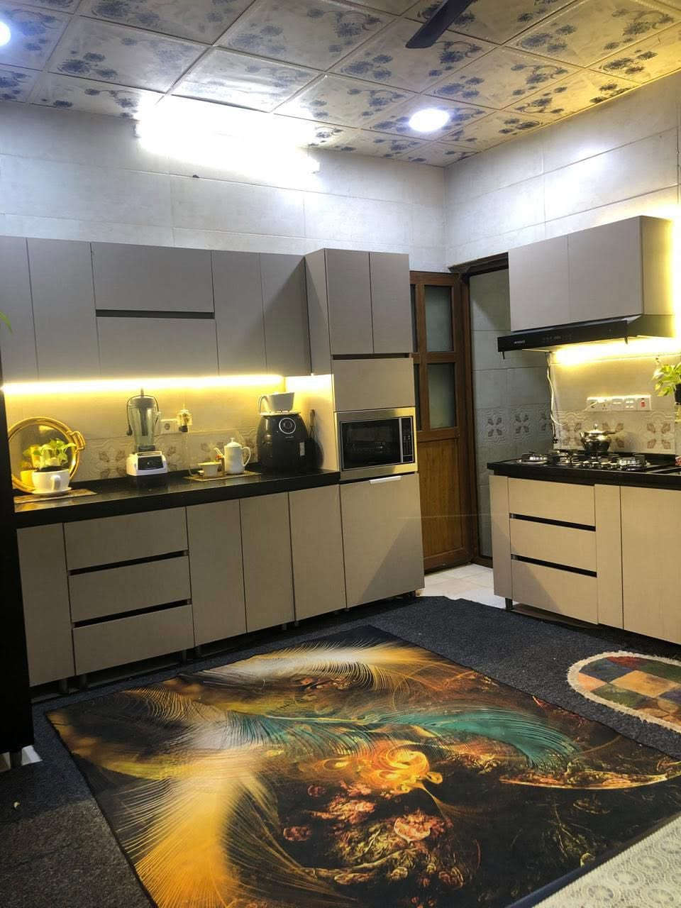 سلام عليكم 
عروض يمي ماتخلص كل يوم اجيبلكم عروض جديده

100 متر طابو حي الواسطي . منطقة المعلمين. طابقين محتويات الدار الطابق الاول مطبخ + هول + مجمع صحيات + غرفة نوم .

طابق الثاني . غرفة او استقبال تصلح+ هول + صحيات+ غرفة نوم + بيتونة

للستفار مراجعة مكتب القايجي 
***********
***********
