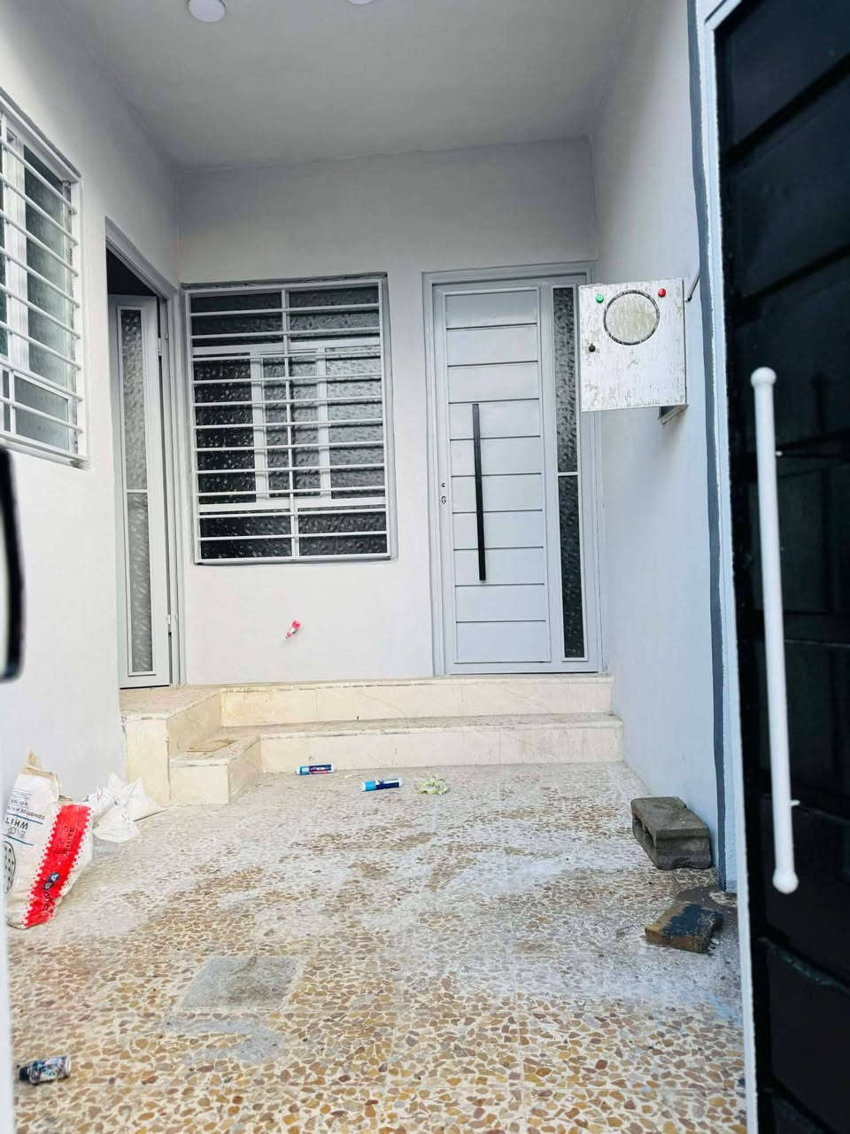 بيت للبيع المساحه 125متر طابق ونص حي الانتصار شارع 30خلف مدرسة المكارم البيت سند ملك صرف  طابو الزهور شرط التحويل البيت يحتوي علا 3 غرف هوم وهول وستغبال ومشتهلات.  السعر 65 وبي مجال  .الاستفسار اكثر الاتصال
*********** 
 ***********
