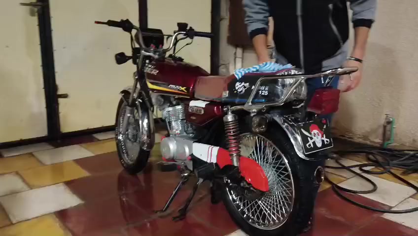 سلام عليكم دراجه للبيع 2022فول كلشي شغال كىهبايئيات شغالات دراجه اوراق مكاني صويره  نجمه سعر 550رفمي ***********
