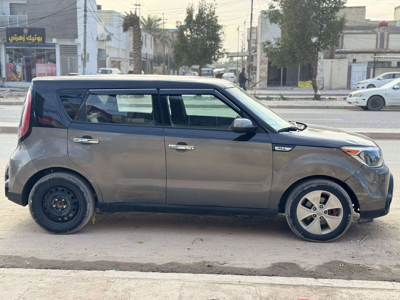 السلام عليكم للبيع. صول ٢٠١٥  ورد امريكي السعر ٧٥ قفله ضرر جاملغ الخلفي فقط وهنا صار بيه طخات السياره بيه صبغ عام مكفوله من الكلبه والتكم والشواطئ صبغ عام اثر طخات بصيط سوناره اليوم سويته  السياره جاهزه ١٠٠/١٠٠ كير محرك حداديه تبريد تخم تاير باتري جديد تراي وين مايعجبك محرك ١٦٠٠  السعر القفل ٧٥ ورقه مكاني النجف 
***********
