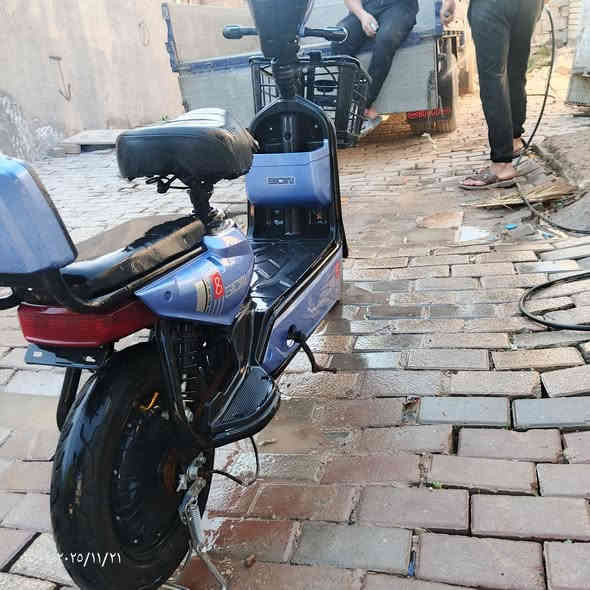 سلام عليكم عندي هاي الدراجة صالي شهر من اخذتهة كاملة بس الشاشه واكفة مكاني حي النصر سعر 225 وبيهة مجال قليل الرقم ***********
