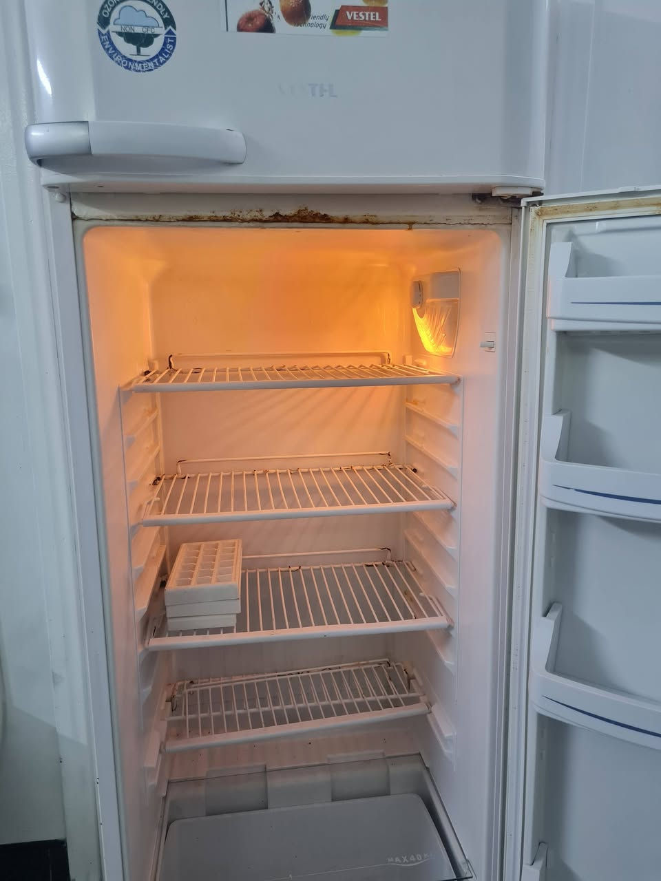 سلام عليكم ثلاجه فيستل قدم ١٦ ماطور متانه قويه بدون ليك يعمل جيده جدا لبيع


**إذا كنت صاحب هذا الإعلان وتريد حذفه لأي سبب، رجاءا أرسل رسالة إلى الدعم الفني**