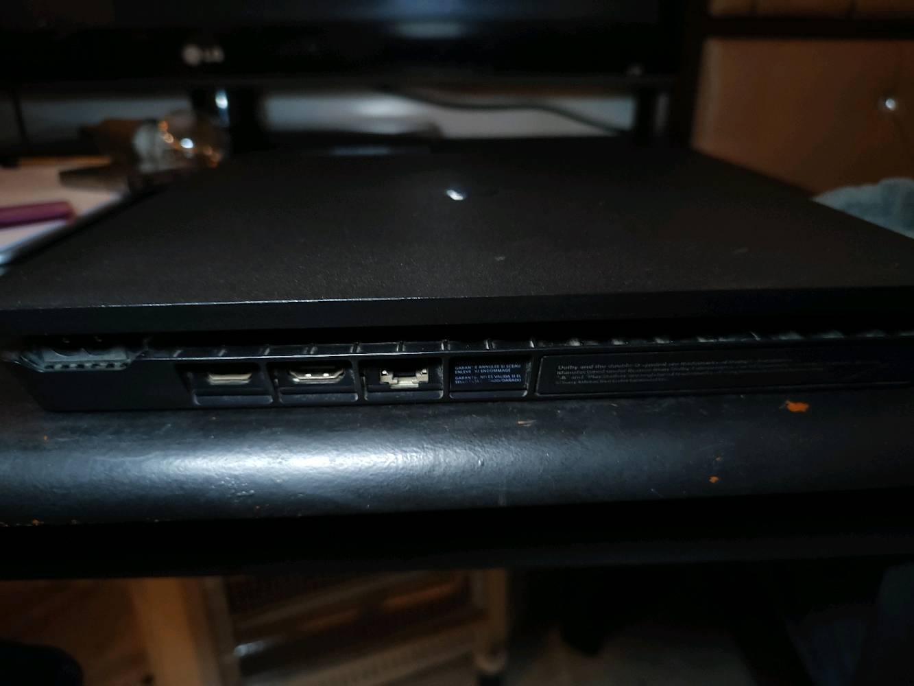 سلام عليكم 
بلي ستيشن 4 . Ps4 
ريجن: أروبي  (اونلاين)
ذاكرة. 500g
ملحقات اصلية ويارات وكيبل HD يوجد معة كارتون الاصلي 
جهاز ما مفتوح ما داخل صيانه ابد 
معة UPS 850 من شركة falcon غني عن تعريف طبعاً 
بدون جوستك.
السعر : 200 الف وبي مجال 
عنوان : بغداد . شعب . شارع 25 
الاتصال على الرقم (***********) (فقط وتساب) 
