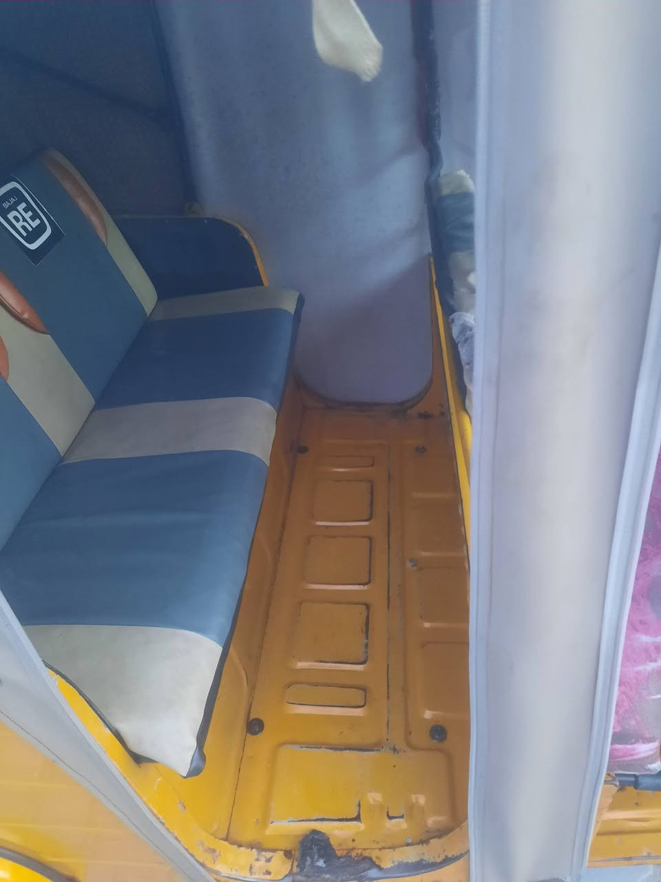 سلام عليكم تكتك للبيع ما مرقم موديل عشرين تكتك جاهزه ونضيفه مابيه اي  ضربه مجفت مره وحده تكتك خير من الله بوجك للشارع اوراق اصوليه وين ما تحب روح افحص سعر خمسة ونص مكاني بغداد الشعله لاتصال على رقم بي واتساب علمن غير متواجد على فيس بوك)(***********)
