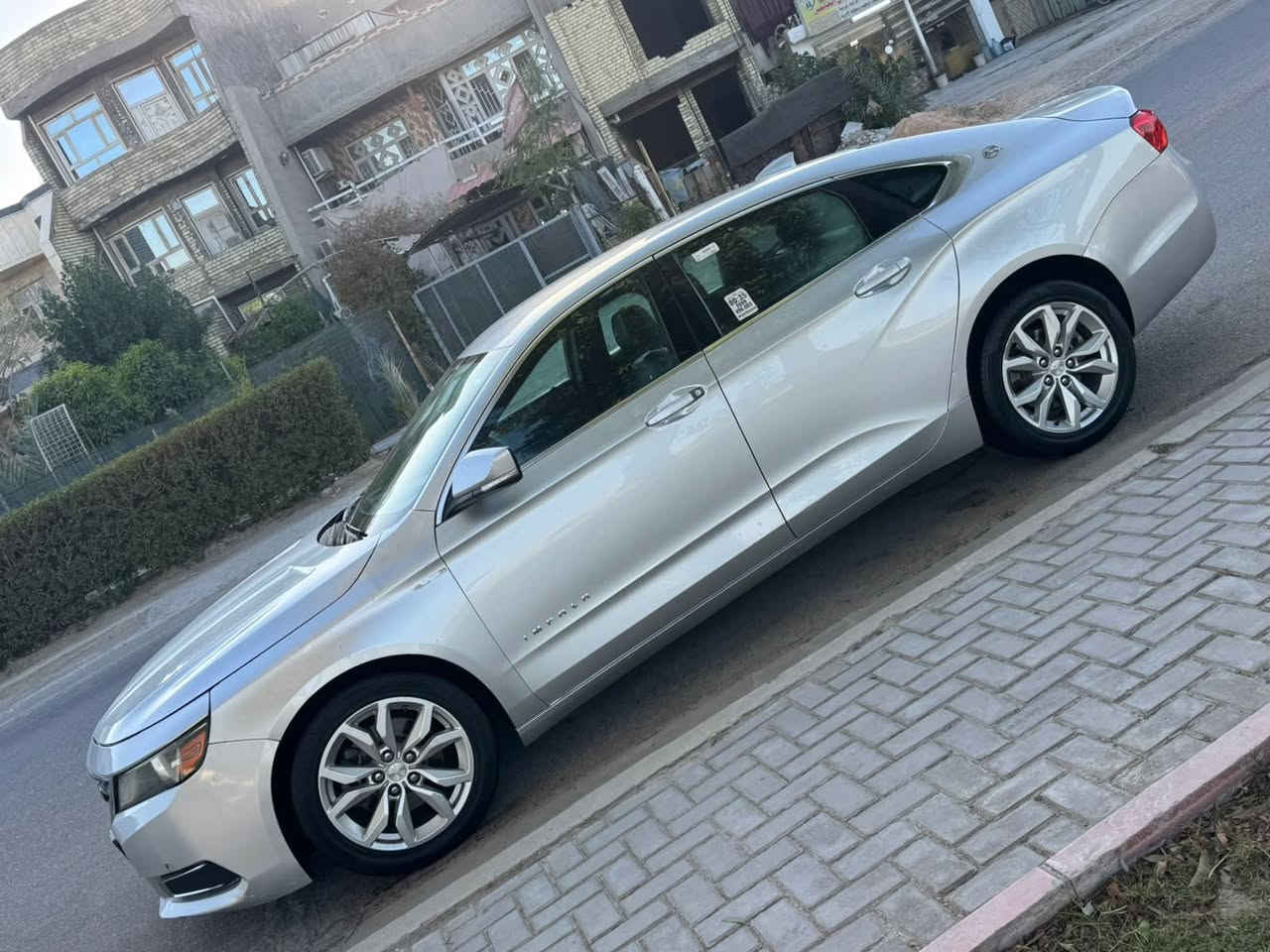 Chevrolet impala 2017 LT
السلام عليكم للبيع شوفرليت امبالا 2017 LT
***********
المواصفات : 
شاشه كبيرة وقاصة
كشنات جلد + كهرباء 
لايت زينون 
تحكمات ستيرن جهتين 
كامرة خلفية
‏Apple CarPlay + Bluetoot
اشاير بالمري 
نظام صوت Bose 
وبيها بعد هواي مواصفات ما ذكرتهن 
الضرر ٤ قطع صبغ بدون شاصي بدون لغد 
كير مكينه بشرط 
رقم اربيل الجديد سنوية جديد شرط التحويل او الوكالة 
السعر 104 وبيها مجال مكان السيارة بغداد
