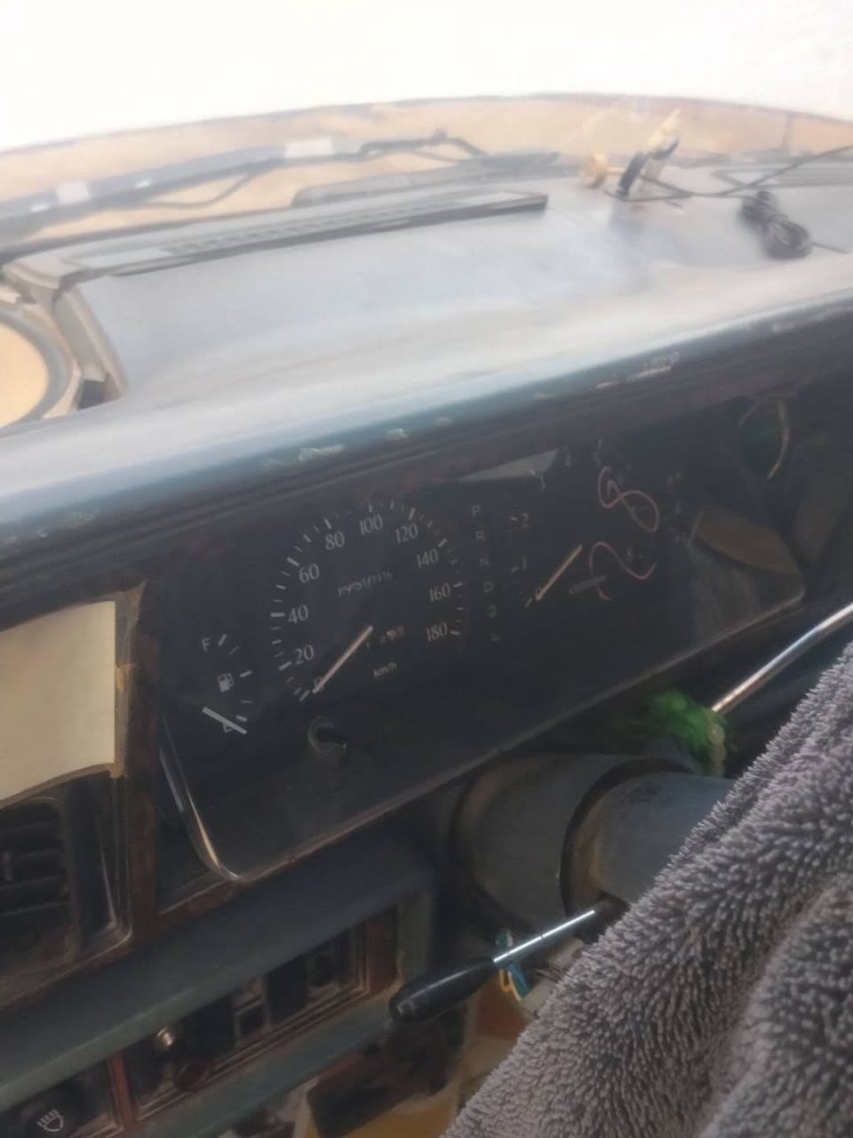 سلام عليكم كلايسلر 90لبيع سياره جاهزه مكينه وكير ستوني شادهم حداده امامي خلفي مبدل تخم تاير وسياره بسمي مشروع وطني 35وبيه مجال رقمي (***********)ما متواجد على لفيس
