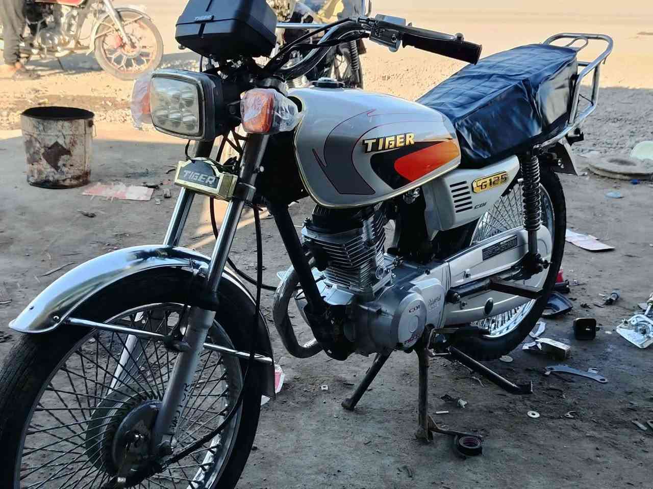 سلام عليكم ماطور تايكر موديل 2019 نضيف كدام العين ول سعر370 وبي مجال مكاني كياره العوسجه ***********
