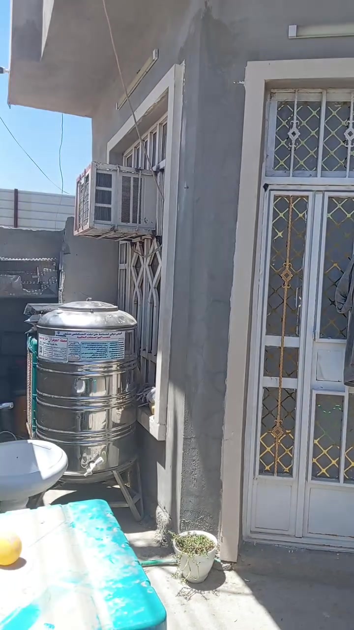 سلام عليكم
دار للييع مساحه 115 واجهيه 7
نزال 16
بشارع ابو ايوب
السعر 70 وبي مجال
رقم ***********
رقم***********
