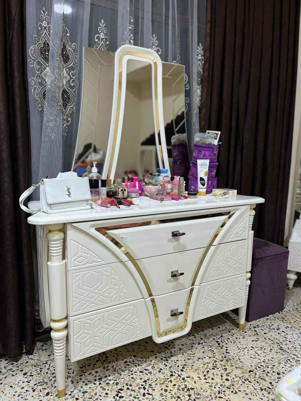 غرفه نوم تركيه جديده للبيع
عدد القطع 7 المكان الموصل لمعرفه السعر الاتصال على الرقم ***********وشكراً♥️.
