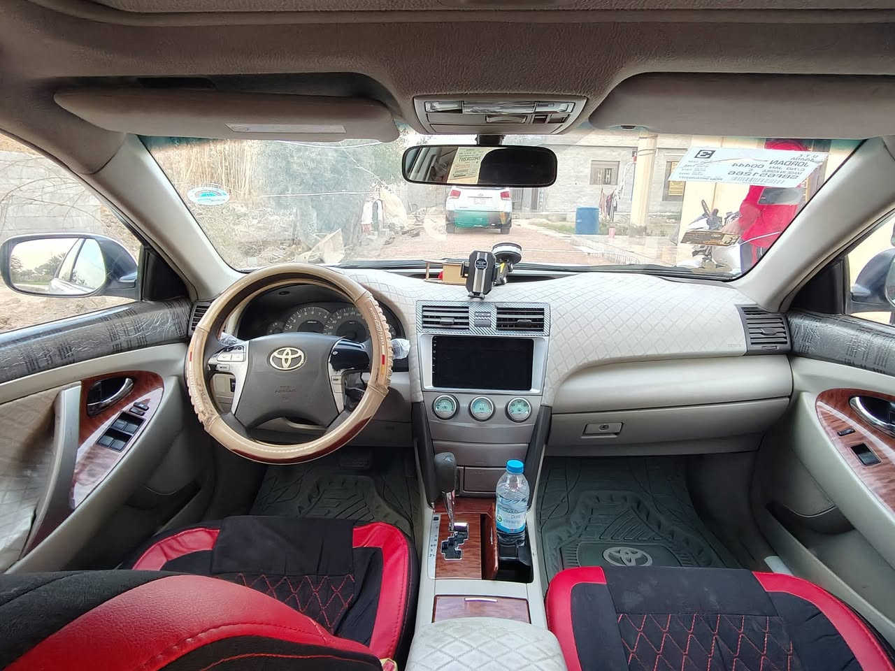 السلام عليكم من رخصت الادمن تيوتا كامري 2008 رقم بغداد باسمي خليجي محرك كير  مكفولات كهربائيات كلها شقاله تخم تاير جديد تحكم ستيرن فول مواصفات تحويل مباشر السعر 120 وبيها مجال بصيط المكان رمادي جزيرة الخالديه (((***********)))
