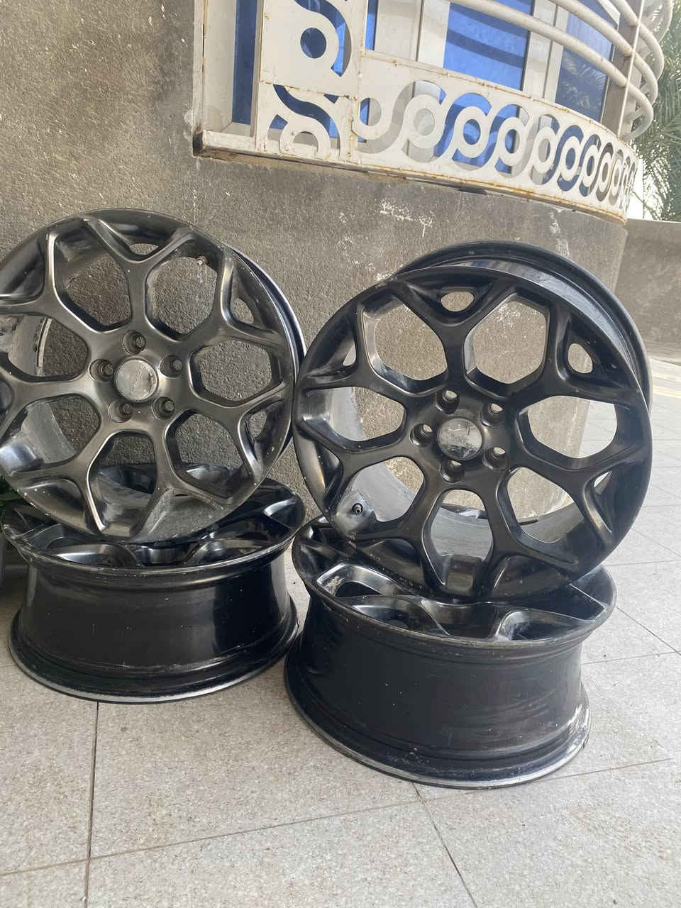 ويل حجم ١٨ نظيف لا كسر ولا لحيم 

شراي يجي خاص 

***********
