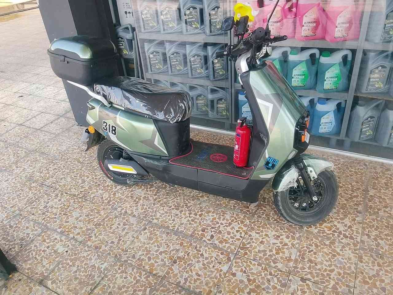 سلام عليكم ماطور شحن318للبيع ماطور نضيف مستعمل 4شهرالسعر 650الف ***********
