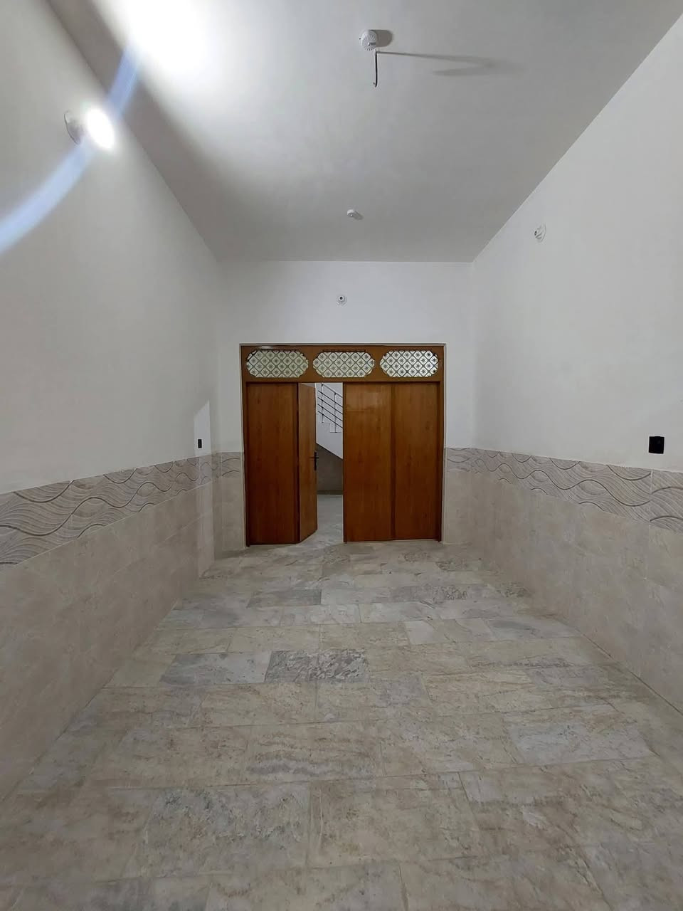 دار للبيع 100 متر حي ميسان قطاع  22 طابو صرف
البناء جديد طابوق جمهوري والأساس والسقف مسلح
مقابل السوق مجاور شارع عودة  قريب جدا للشارع العام 
الطابق الأول / غرفة وصالة وأستقبال ومطبخ وصحيات ومنور وطارمة
الطابق الثاني / غرفة وصالة وسطح 
#ملاحظة / الدار فارغ غير مسكون 
السعر 145 مع المجال. .....D

للأستفسار *********** واتساب أيضاً موجود
