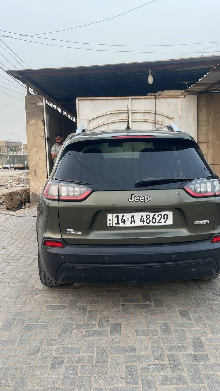 السلام عليكم
جيب لاتيتيود بزون موديل 2019 وارد امريكي 
مكينه كير تبريد جاهزه صور الحادث مرفقه ويه الصور 
العنوان البصره كرمة علي 
***********
