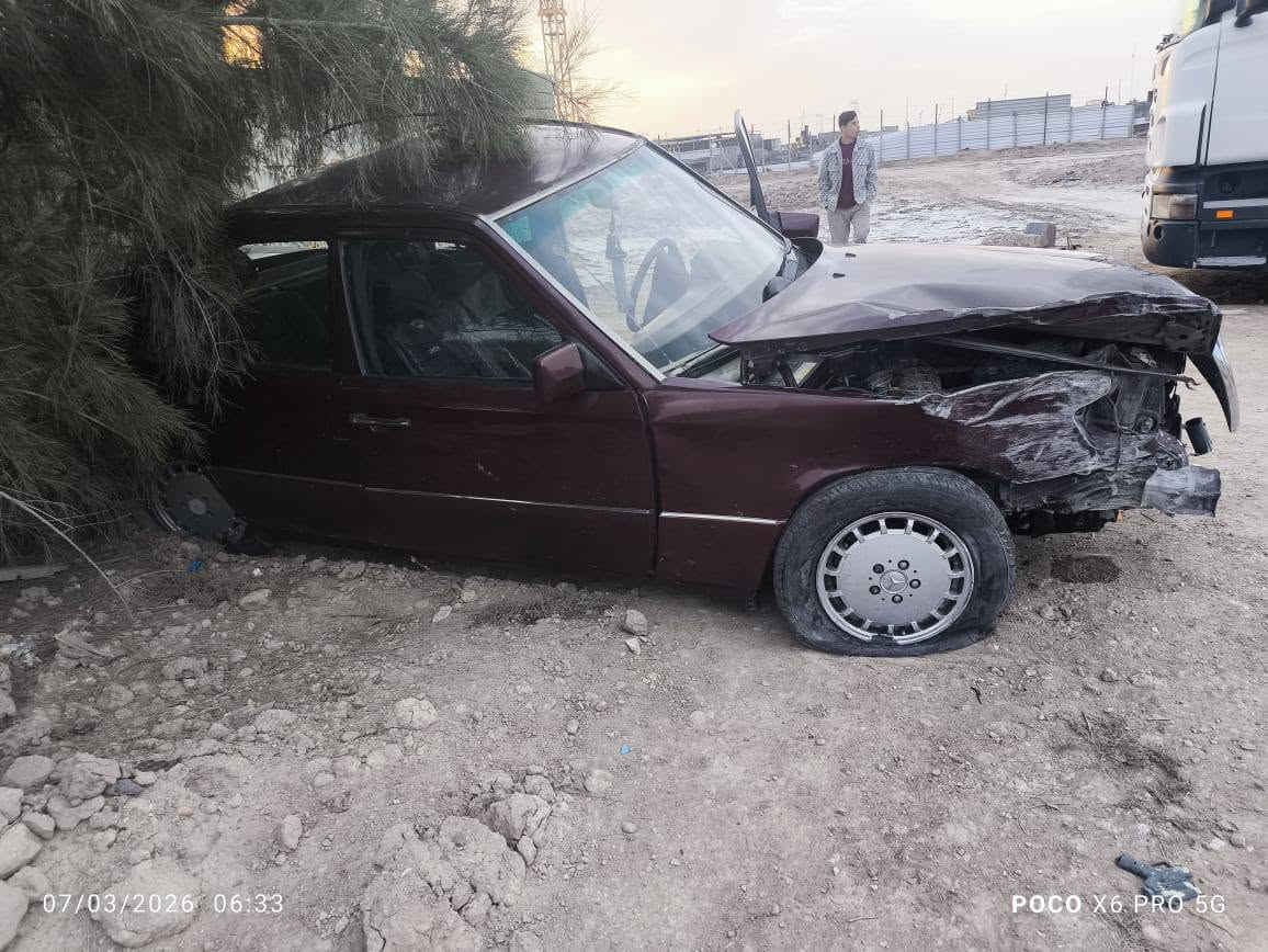 #للبيع
مارسدس دب  موديل 91 رقم  ميسان  بإسمي گير ومحرك  3000 VVT  بيها حادث وهاي الصور
 السعر 25 بيها مجال 
 
المكان البصرة القرنة الشرش 
***********
