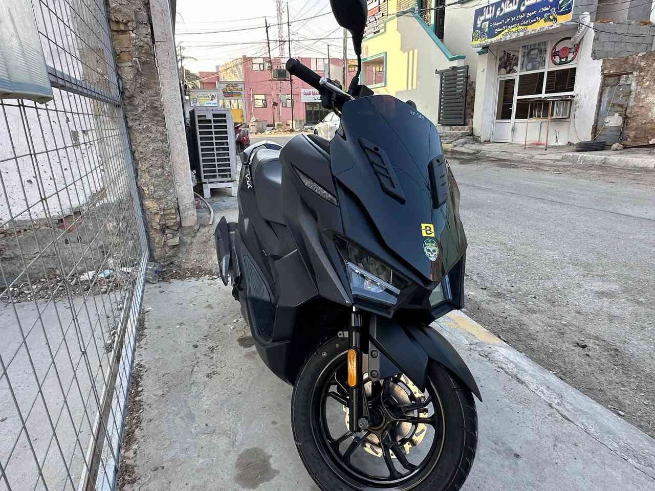 للبيع سيام كوري موديل 23 جديدة بمعنى الكلمة
دسك امامي وخلفي
نظام اي بي اس
تدفئة بالليدات 
لايت زنون عالي ناصي
بيها مانع سرقة يصير داخل الجنطة هو بلادي مالتها
سعرها 17 وبيها مجال قليل
*********** اتصل وتدلل
