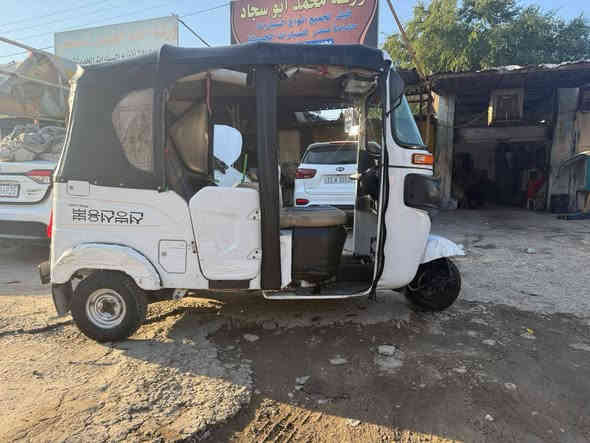 سلام عليكم ورحمه الله وبركاته تكتك البيع موديل 2021 التكتك مكفوله محرك وكير وكشر نضيف سعر 9  مكاني بغداد الحريه ***********
