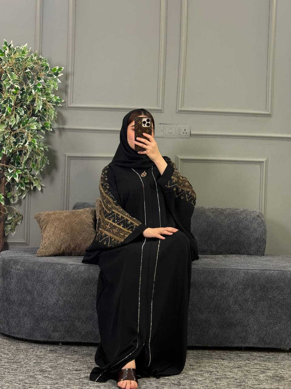 ✨ فخامة ما تشبه أحد ✨

عباية رگلان آماراتية بسواد فاحم 🖤🖤 بهالتطريز والستراس الذهبي الملكي والقماش الگريب الفاخر تخلي حضورچ طاغي من أول خطوة 👑
ناعمة بالقماش ، مرتبة بتفاصيلها😍

القياسات / فري سايز تلبس من وزن 50 الى 100 كيلو قالب خفاش ✔️

السعر  ٢٨ الف 
🚘يوجد خدمة توصيل لجميع محافظات العراق ٤ الاف🚘


**إذا كنت صاحب هذا الإعلان وتريد حذفه لأي سبب، رجاءا أرسل رسالة إلى الدعم الفني**
