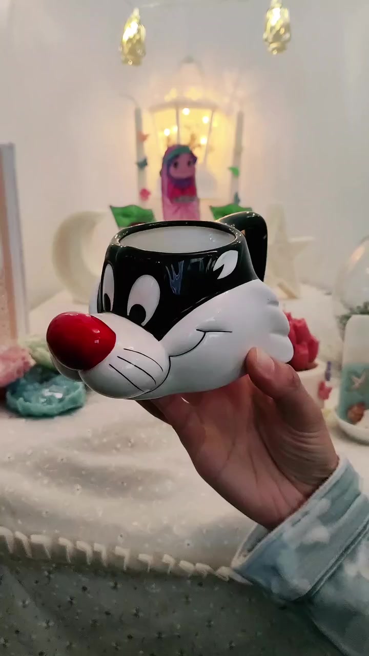 مك سيراميك ثلاثي الابعاد لشخصية سلفستر من ورنر بروس
🥰😍🤩💯💥🔥💢🌟🌹
للحجز والاستفسار يرجى مراسلة الصفحة Umbrella toys أو التواصل مع الرقم ***********
