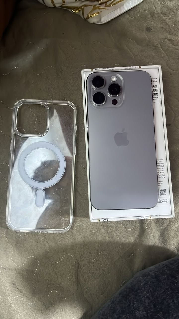 اسلام عَليكم ايفون 15برو ماكس /ذاركه256/بطارية 88/جهاز شرق اوسط ملحقاته كامله قفل قفل مليون و100
مكاني شعب
***********
