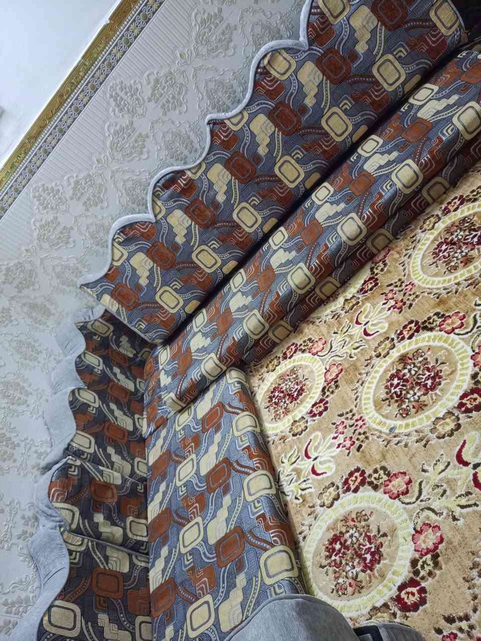 السلام عليكم ديوان للبيع 14 متر كلش نضيف ***********
