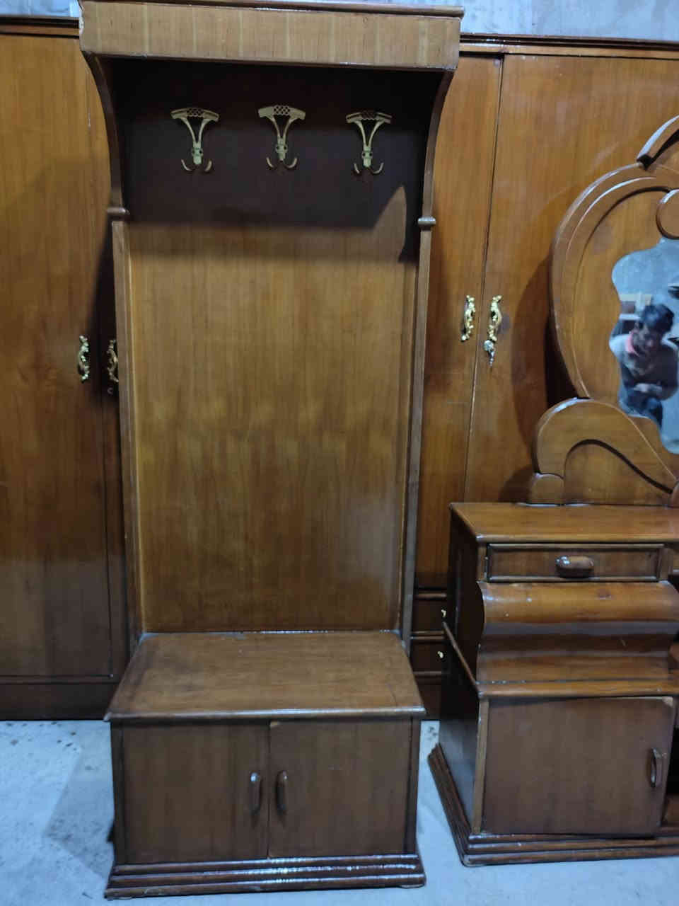 غرفة نجارة صاج خشب ثكيل ٦ باب السعر، ٤٥٠ ،،،، حلة نادر ٣ مقابيل المركز الصحي معرض احمد العنزي لاثاث المنزلي ***********
