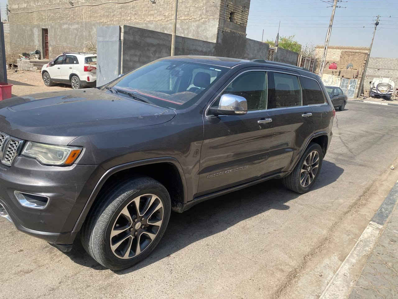 جيب گراند شيروكي اوفلاند 
مواصفاتة
 
فئة اوفرلاند اعلى فئة 
 موديل 2018
رقم كربلاء دولي باي محافظة تداور  
المحرك  مبدل طابوكة وبي ضمان لا تبخير ولا تنقيص
الكير مامفتوح بي ضمان 
المحرك: 3600 v6 
نظام تعليق جكات هواء
دبل هوك امامي وخلفي 
رادار 
نضام تشغيل واطفاء اتوماتيك للمحرك لتوفير صرف الوقود 
بصمه دخول ذكي 
لايتات  عالي  وناصي وكشاف 
بصمة تشغيل
نظام فور ويل درايف 4*4
كشنات السيارة جلد
تحكم فول كهرباء لكرسي السائق والراكب
تبريد قطعتين امامي وخلفي
اشاير بلمرايا الجانبية + شفط 
جنطة كهرباء 
سستم صوت
وبعد بيهة هواي مواصفات 
السعر 210
للاستفسار الاتصال على *********** البصرة, العراق
