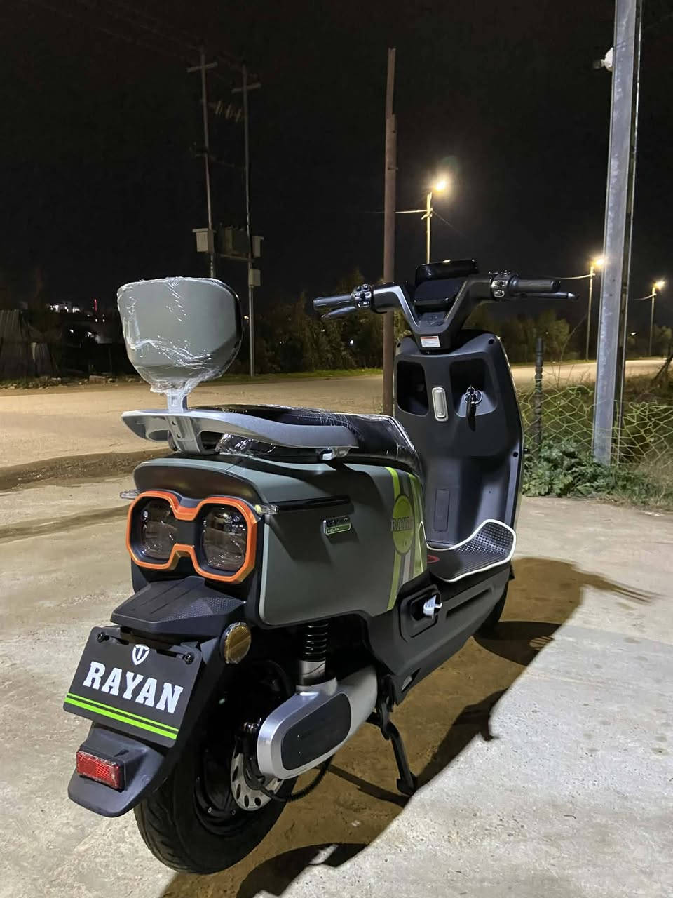 ريان ابو عيون للبيع وحش
الون زيتوني المرغوب
ماطور جديد بمعنى كلمه 
موديل 2025 
فولل نضافه 
شرط فحص كفالة من تايه لل تاية 
سعر 800 وبي مجال  
رقم ***********
