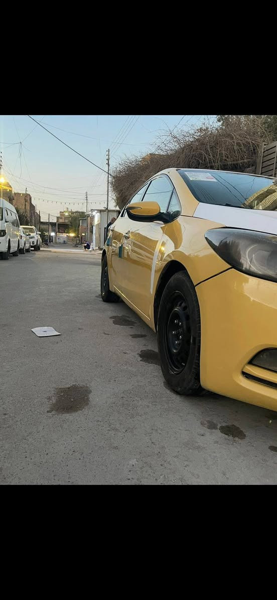 سلام عليكم
فورتي موديل 14 وارد🇺🇸 حادث بنيد وباب مبدل باقي كفاله نص فول كير cvt محرك gdi شادهن جدد غرامات هيئه مصفره تايرات تخم جديد سياره نضيفه كلش سعر 105مجال بسيط مكاني بغداد الحسينيه 

***********
