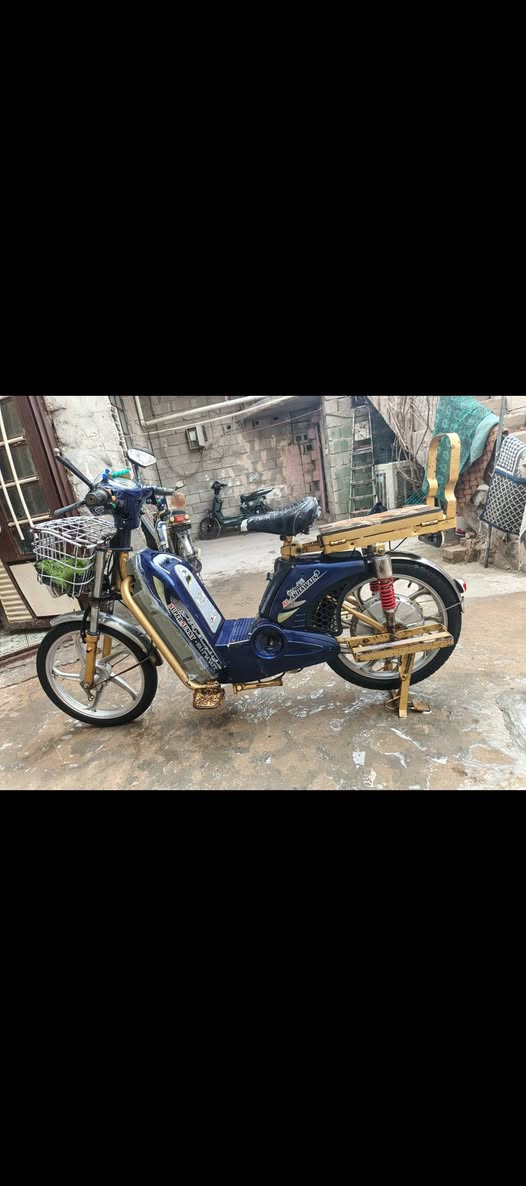 السلام عليكم اني مكلف بل نشر ماطور شحن للبيع بطارياته تخم كامل جديد اقل الشهر نضافته مثل مشوفه كدامك كله شغال مابي شي نقص سعره 300 اليريده يجي خاص اويتصل عل رقم مكاني السكنيه هذه رقمي ***********
