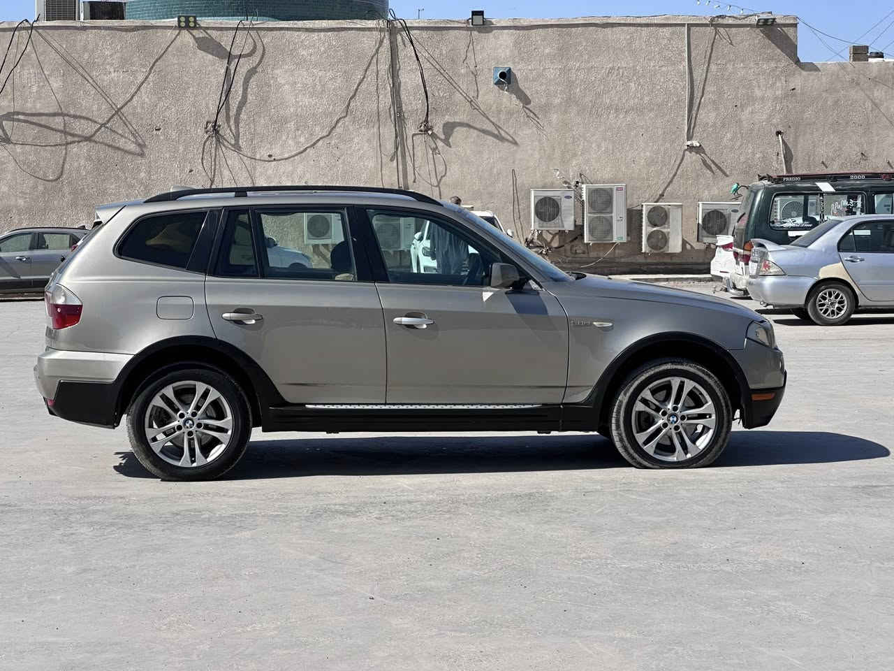 سلام عليكم
للبيع او مراوس حسب القناعه اخوان اني مكلف بل نشر 

بي ام دبليو x3 موديل 2008  رقم بغداد دولي شرط التحويل

محرك 6 سلندر N52 تنفس طبيعي اقوه وارغب محرك بل بي ام

سياره مال بيت ومال جناي ومصروف عليها ما بيها نقص اي شي

محرك وكير شرط جدد ممفتوحات ولا ملعوب بيهن كفاله 

صدرين خلفي واني كله منفوض جديد تراي متسمع صوت 

 كهربائيات واير جطل ماكو وكلشي بيها شغال صفر مسج

سياره مكفوله من اي ضربه بيها صبغ ٣ قطع للجماليه اثر شخوط وعندي صورها قبل الصبغ 
مواصفات فول ومعروفه مواصفات البي ام 

السعر ٧٨ ورقه وبي مجال بصيط حق الجيه وماكو هيج سعر للستفسار اتصل ***********
