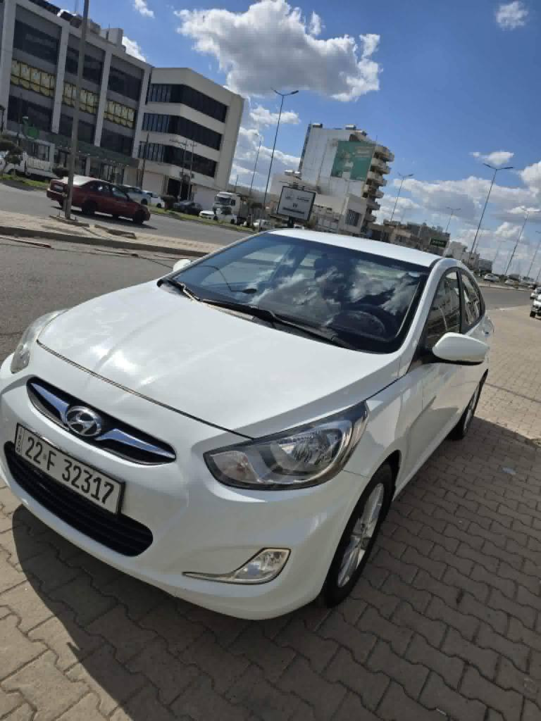 اكسنت 2014  نضيفة كلشش 
داخلة كلين اهنا بلعراق صارت بي فقط بونيد صبغ بلادي ماشية 93 الف شرط من الدعامية للدعامية بدون ايرباك وبدون دواخل طخم تايرات جديدة وبطارية ودسكات تجي تفحص بكيفك سعرها 118 ورقة وبي مجال للطيبين وتحياتي *********** كركوك, العراق
