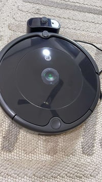 مكنسة كهربائية • نظيفة • للبيع