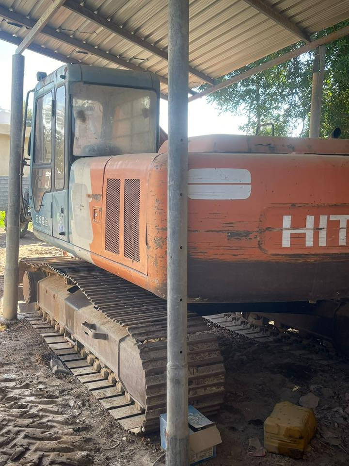 بسبب المواعيد الكاذبه أعيد النشر حفاره 2 للبيع موديل 91 جاهزه للعمل حداديه مكفوله زناجيل نص عمر مضخه جاهزه محرك لا تنقيص ولا تبخير سنويه باسمي مجدده لسنة 30 السعر 75 ورقه وبيها مجال للاستفسار 

 
***********.     ***********
