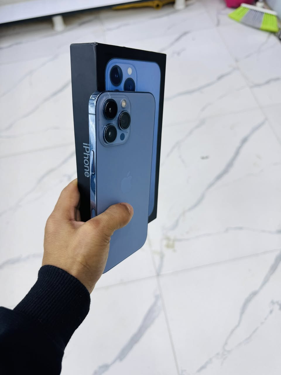 ايفون13برو ماكس ذاكره٢٥٦ بطاريته٧٨  جهاز اصلي  بلادي مامفتوح كله ع فحص فقط بي ثلمه بضهر كلش زغيره مامثره شراي يجي خاص وبلخدمه


**إذا كنت صاحب هذا الإعلان وتريد حذفه لأي سبب، رجاءا أرسل رسالة إلى الدعم الفني**