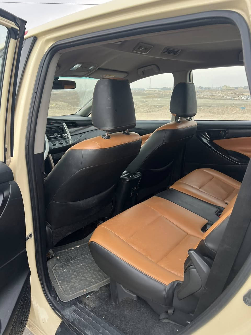 أنوفا 2022 تكسي دبي
مكينة ٢٧٠٠ هايلوكس 
السعر ١٨٥
ابو الخصيب ( *********** )
