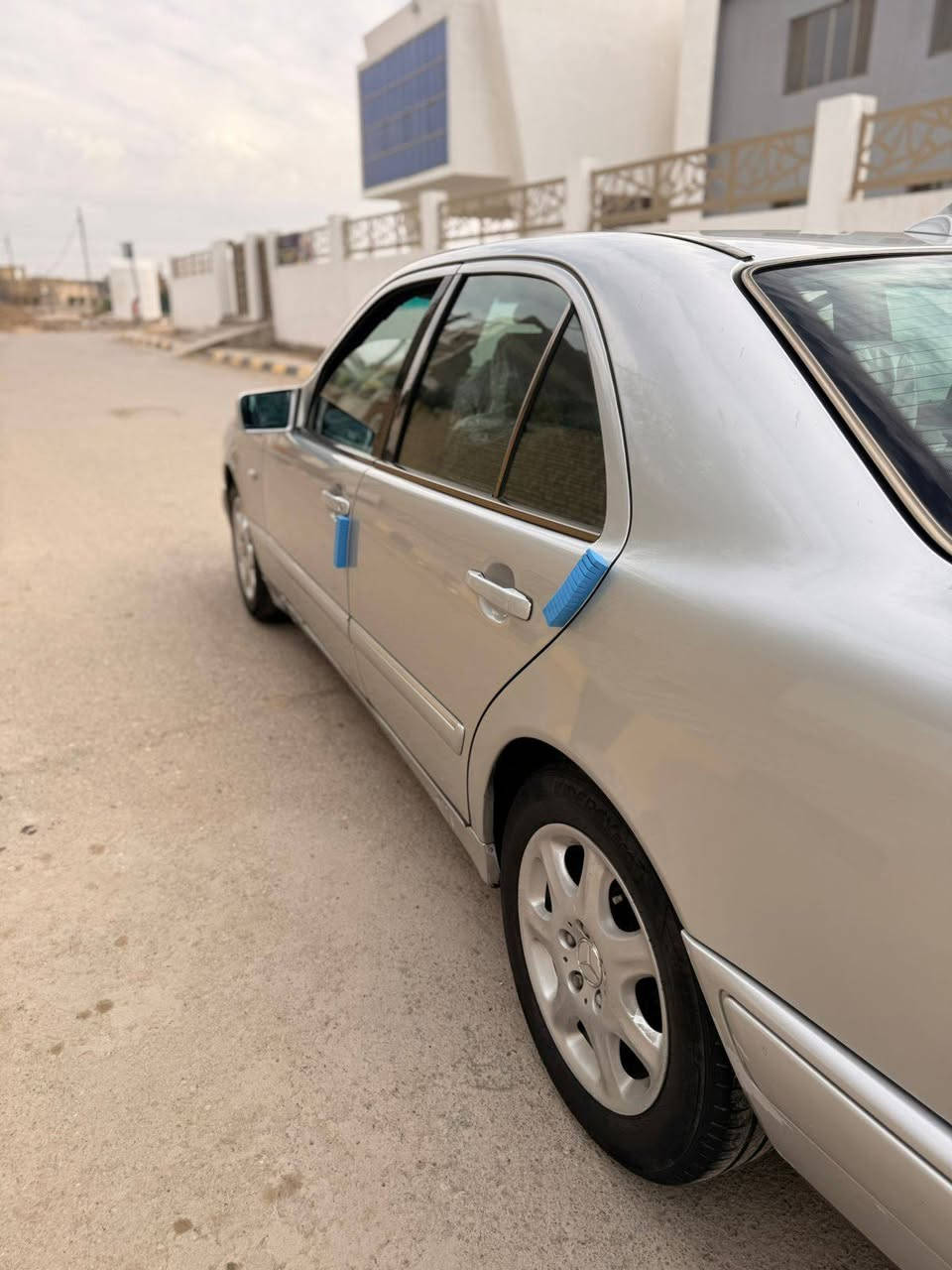 للبيع مارسيدس ام عيون موديل 97 مواصفات فول واحد على واحد رقم بغداد بسمنه محرك 6 سلندر خراطيم مرغوب مكفوله من الضربه صبغ عام جماليه مكانهه بغداد صليخ ترهم مراوس السعر  98 ورقه  ***********.  ***********
