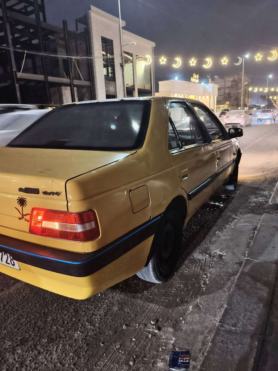 إسلام عليكم بيجو 405 مديل 2016 رقم انكليزي سنويه لل29 بسمي السعر 30 وبيهه مجال شراي 
يتصل وبلخدمه أنا مكلف بلنشر رقم صاحب السياره ***********
