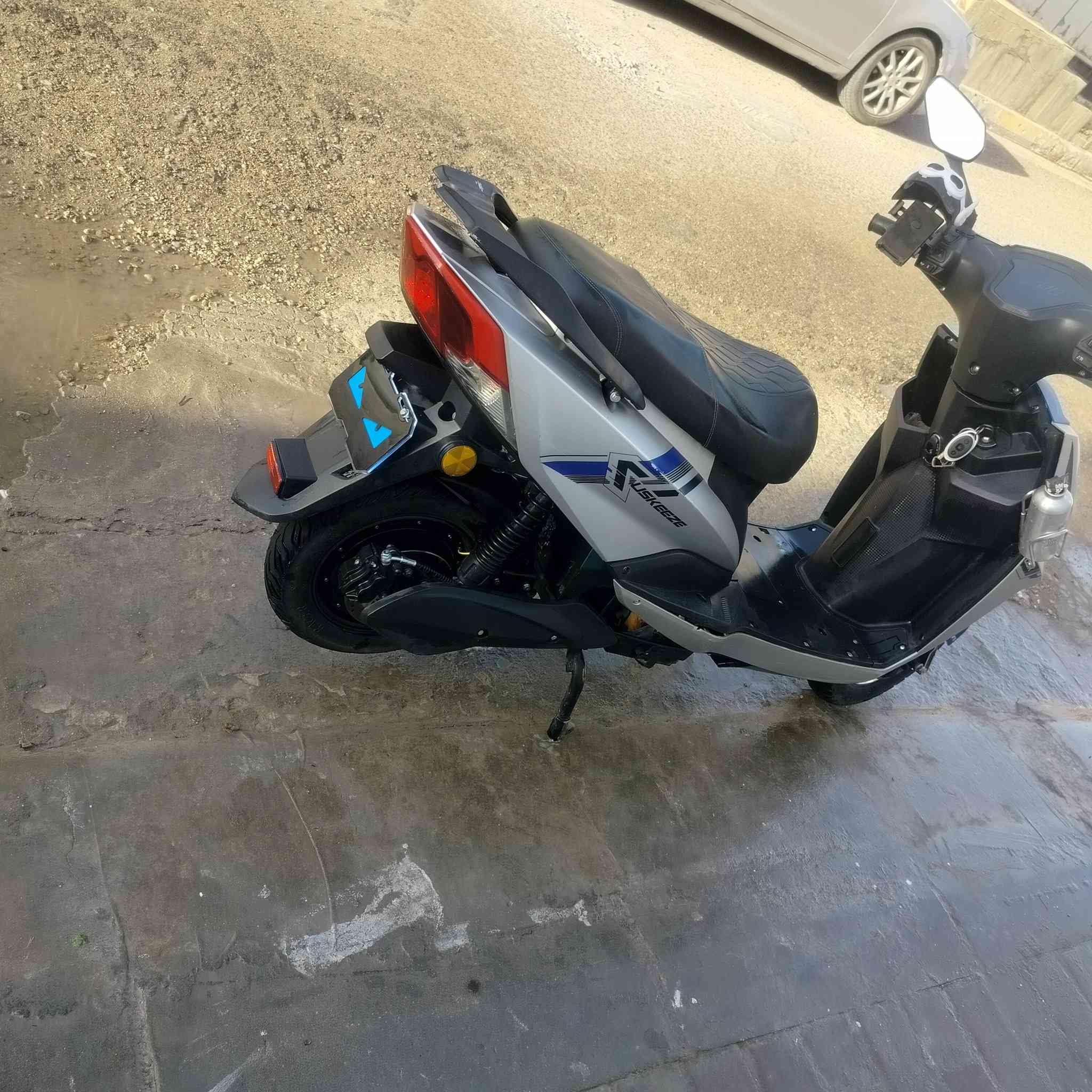 سلام عليكم دراجه شحن للبيع كامله من كلشي كهربايات شغاله كله عده الهورن السعر 600وبيهه مجال للطيبين تواصل***********
