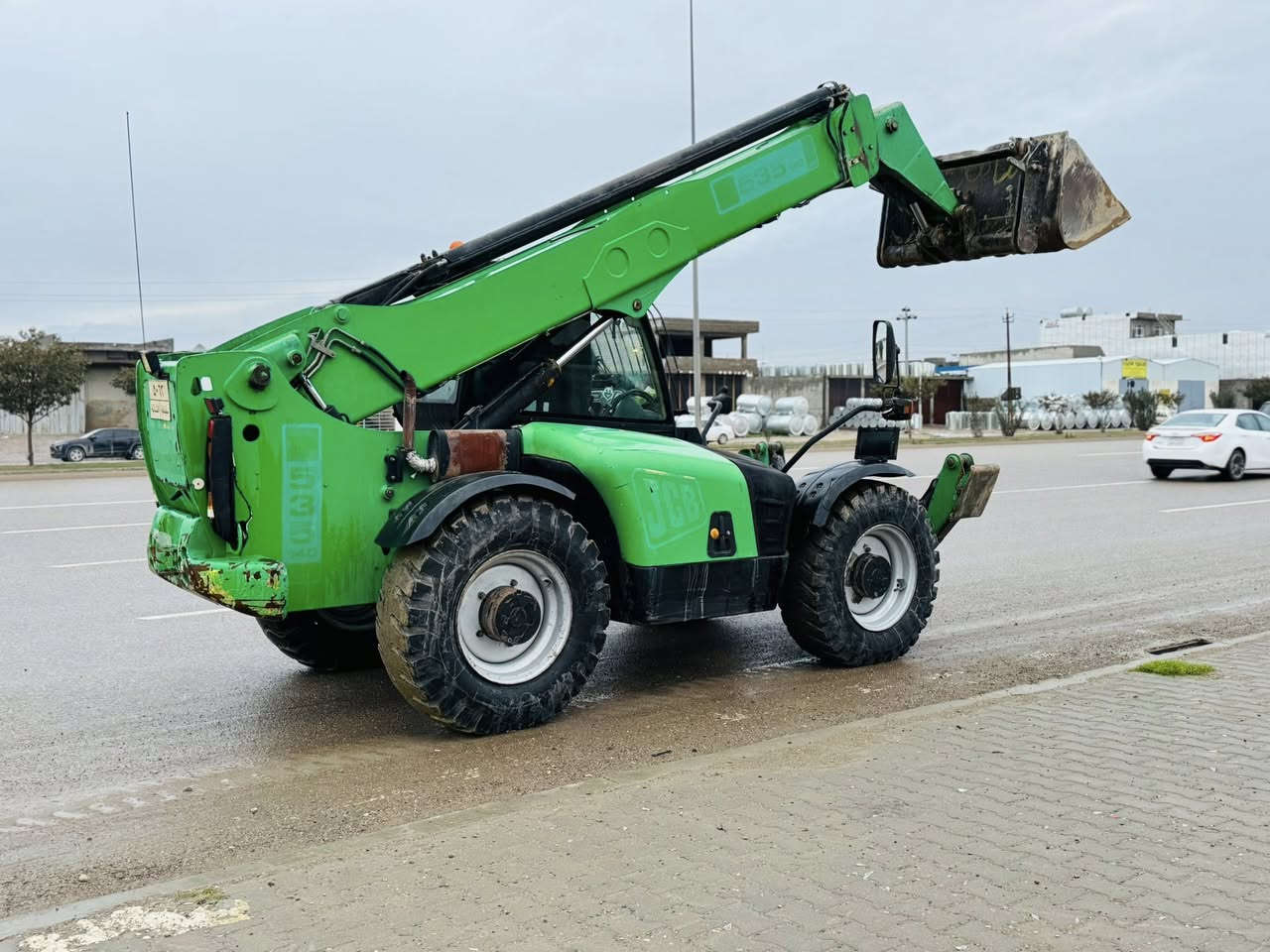 للبيع رافعه شفل 14 متر مكان كركوك للستفسار ***********
