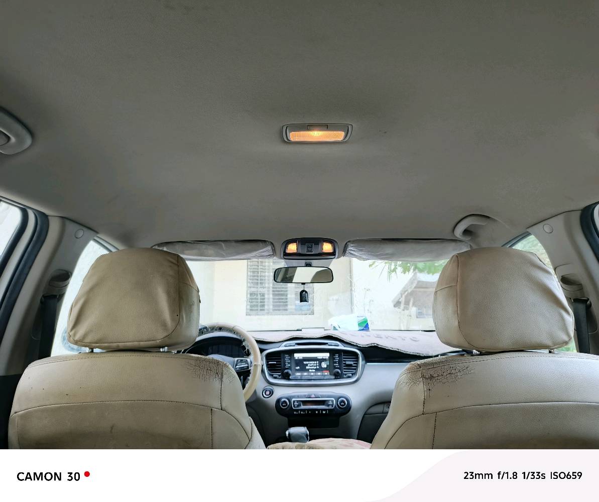 سيارة دفع رباعي بيضاء نظيفة ومجهزة، للمزيد من التفاصيل واتساب.