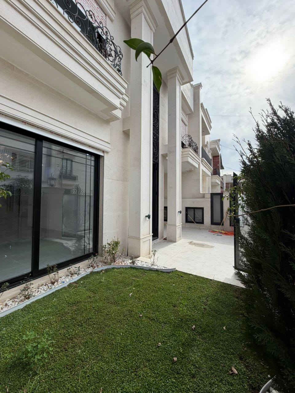 بيت للبيع منطقة 32 پارك
مساحة 200متر طابو صرف
غرف نوم 5 وحده منهم سويت
مطبخ واستقبال وهول داخلي
تفاصيل اكثر اتصلوا او واتساب*********** اندريه أربيل, العراق
