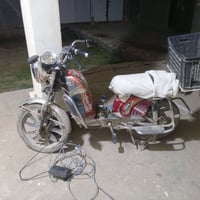 مأطور شحن • بطاريات ٥ • نقص شاحن