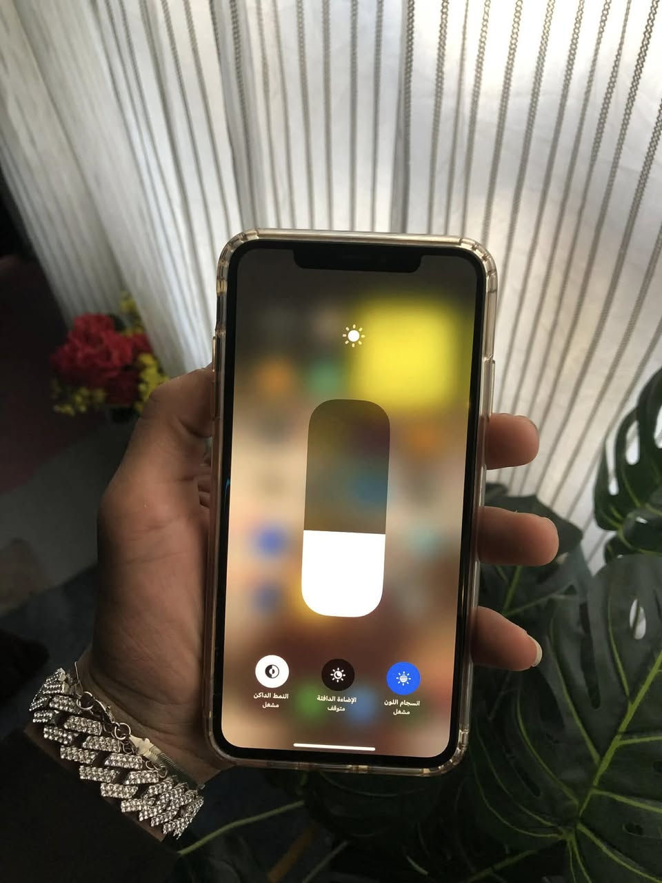 عدي تلفون ايفون اكس ماكس ذاكرته 64 بطاريه 100 نسخة دبل سيم كارت ZA الجهاز كل جسمة بلادي وكلة شرط شاشه بلادى مامبدل خلاص وكل جسمة شغال رايده مراوس بـ ايفون فقط والخاص مفتوح وهاذ رقميي ***********
