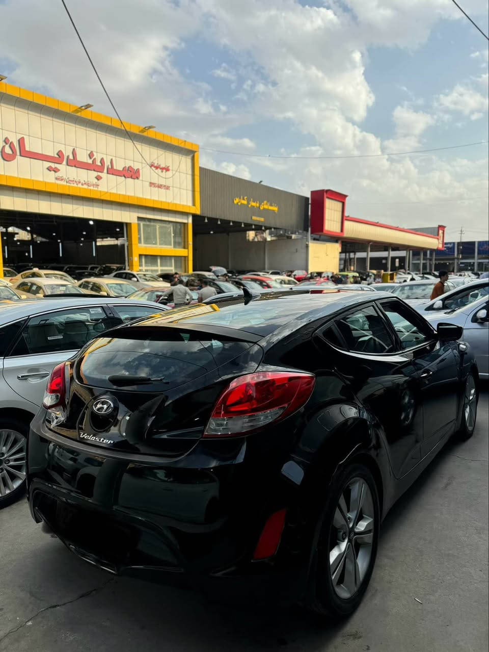 عةرةبي و كردي
.
فولستر موديل ٢٠١٧ محرك GDI
سيارة فول المواصفات ماشي ٥٢ مايل
فقط واحد قطعة صبع بدون ضرر بدون أرباك 
سعر ٩٨ وةرقة بيها مةجال
واتساب: ***********

‎هۆندا ڤۆلستەر : بــــۆ  فــــرۆشــــتــــن 
‎GDI مەکینە
‎مـــــــــۆدێـــــــــل :2017سعری 98 وەرقە و مەجال
‎سبوغ : یەک پارجەی هەیە بێ لێدان بێ ئەڕباگ
‎مواسەفات : فول فولە پانۆڕاما سێ گێر تۆماتیک عادی گێر لەسوکان ئاوینە کارەبایی جەند مواسەفاتی تر
سەیارەکە 52مایل ڕۆیشتیە سەنەوەی رەقم هەموو تازەیە بەناوی خۆمە
‎شـــــــــوێـــــــــن : هــــەولــــێــــر پێشانگای میربەگ
‎ژمـارەی خـاوەن کـاڵا : ☎️ 
‎ڤایبەر : مۆبایل ؛ ***********
‎ أربيل, العراق
