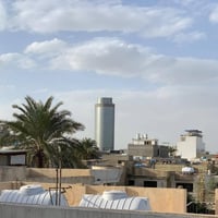 للبيع قطعة ارض في الحارثية - المحامين قرب شارع الزيتون  المساحة 600 مت...