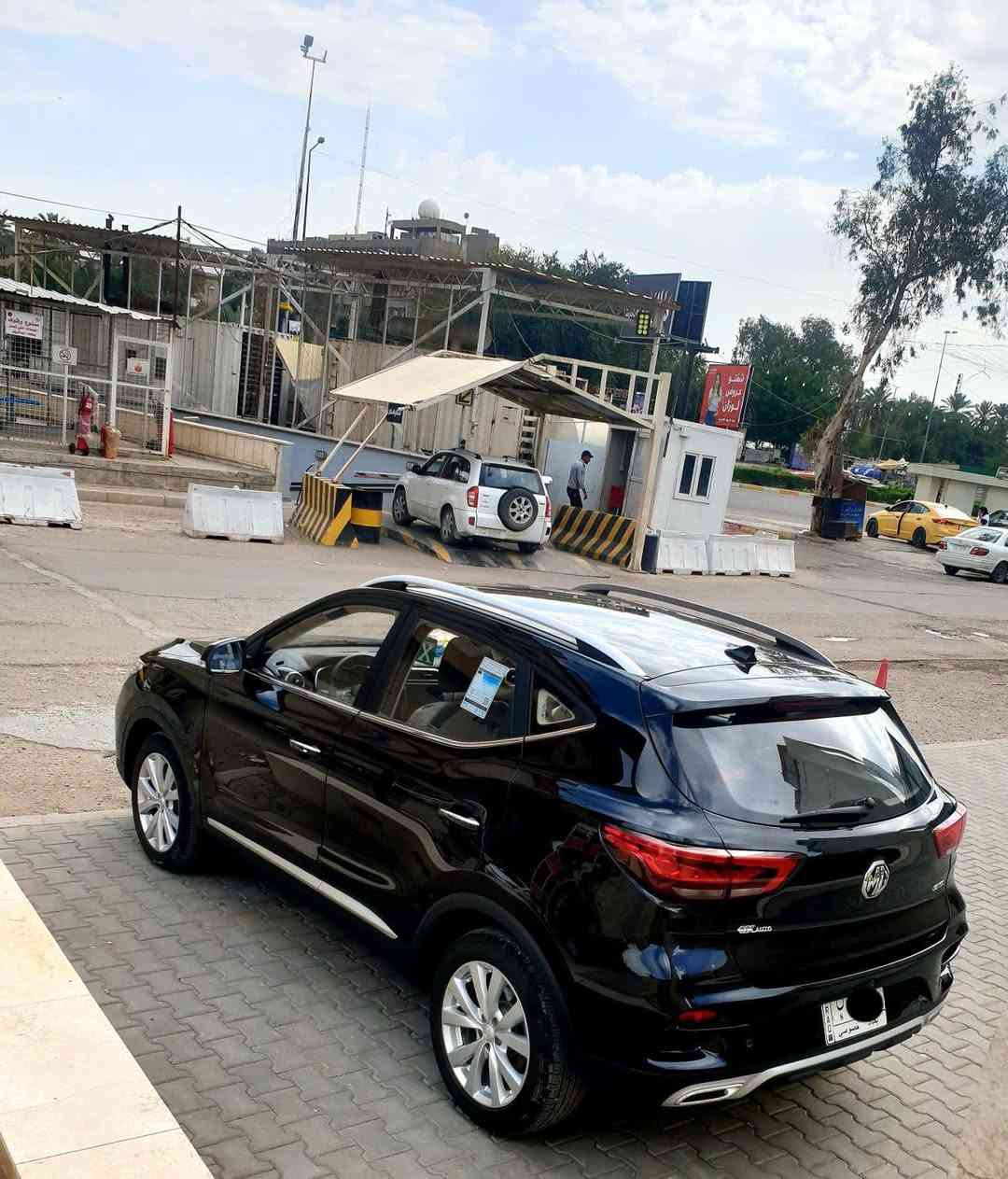 السلام عليكم MGzs للبيع
موديل 2023
فئه كومفورت (بصمه .شاشه .حساس .كامره )

ماشيه 20الف 
 
مكفوله من الحادث 

عليها ضمان 6سنوات او200الف كم 

السعر ،125 وبيها مجال بسيط 

رقم بغداد 
مكانها بغداد 
***********
