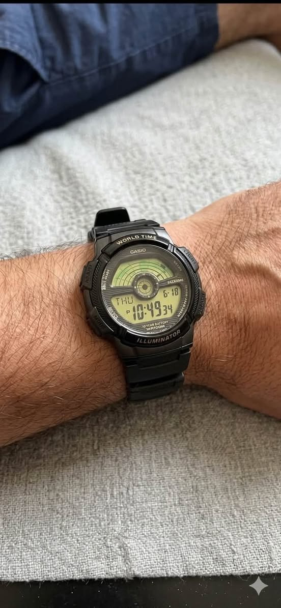 للبيع ساعة كاسيو الأصلية (Casio AE-1100W) ⌚✨وتصميم رياضي مريح. صنع في تايلند
بطارية تدوم حتى 10 سنوات.
 عملية جداً: مقاومة للماء حتى عمق 100 متر (مثالية للسباحة).
 متعددة المهام: تدعم التوقيت العالمي، ساعة توقيت، ومؤقت تنازلي، مع 5 منبهات.
 جودة موثوقة: موديل أصلي (Original) بتصميم يجمع بين المتانة والشكل العصري.
السعر خاص 
يوجد توصيل لجميع محافظات العراق


**إذا كنت صاحب هذا الإعلان وتريد حذفه لأي سبب، رجاءا أرسل رسالة إلى الدعم الفني**