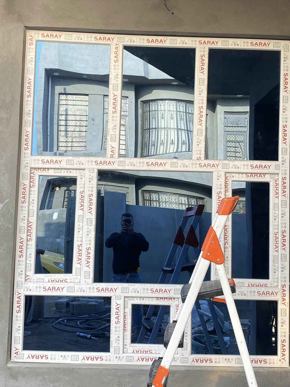 تم عمل وتثبيت شبابيك سراي تركي للأخ حيدر العامري في منطقة حد مكسر ان شاء الله ينال اعجابكم  سعر المتر 37الف دينار تحياتي للجميع اخوكم علي ياسين ***********
